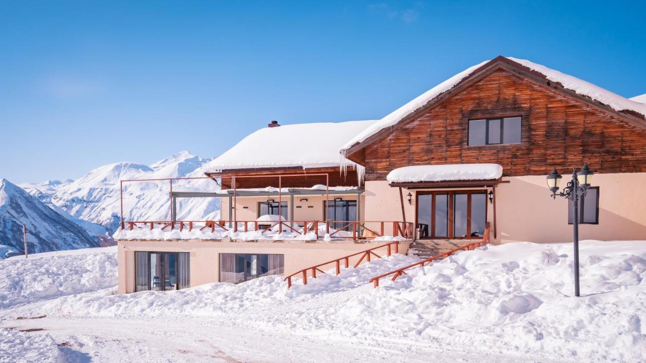 Alpina Hotel Gudauri Eksteriør bilde
