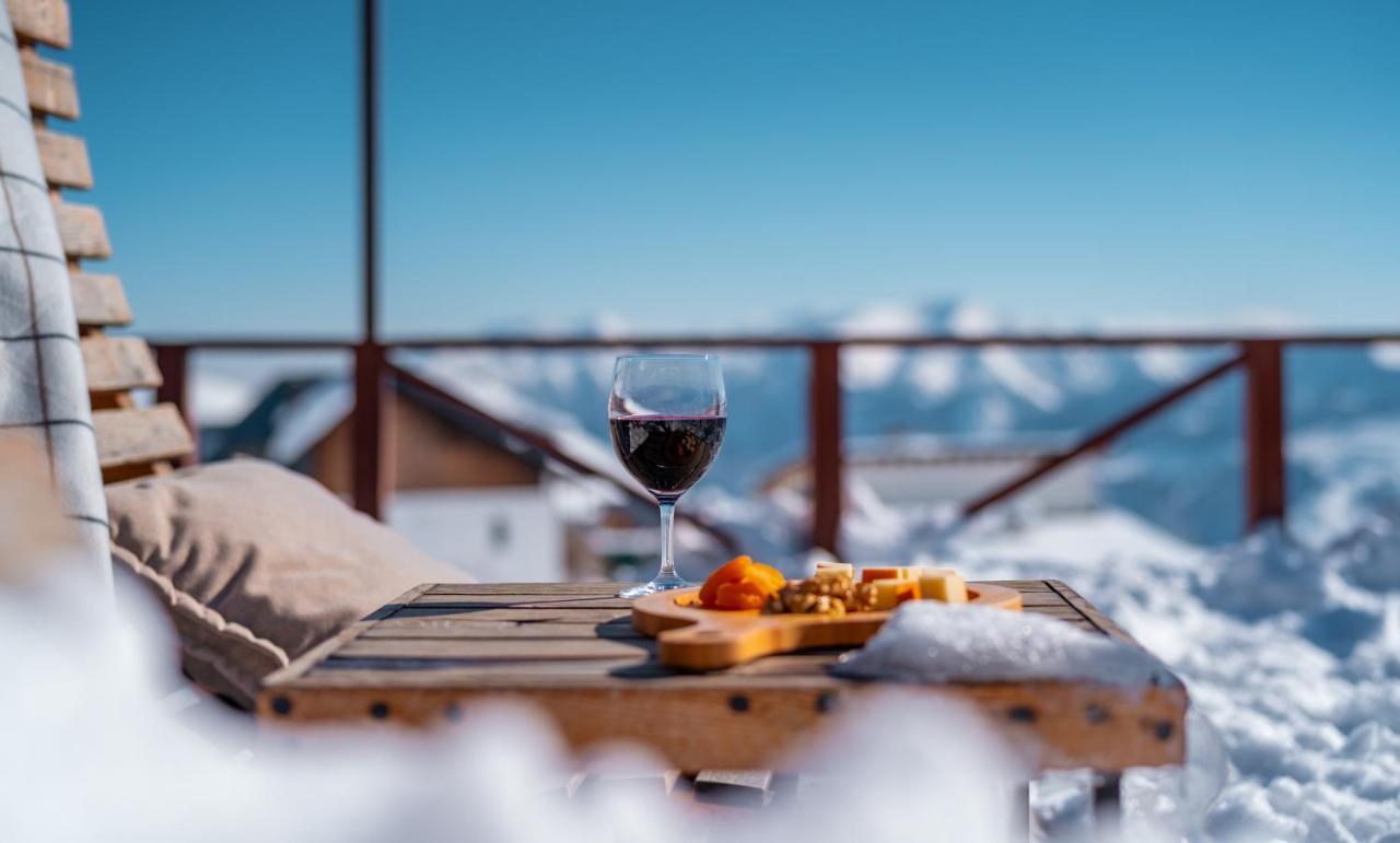 Alpina Hotel Gudauri Eksteriør bilde