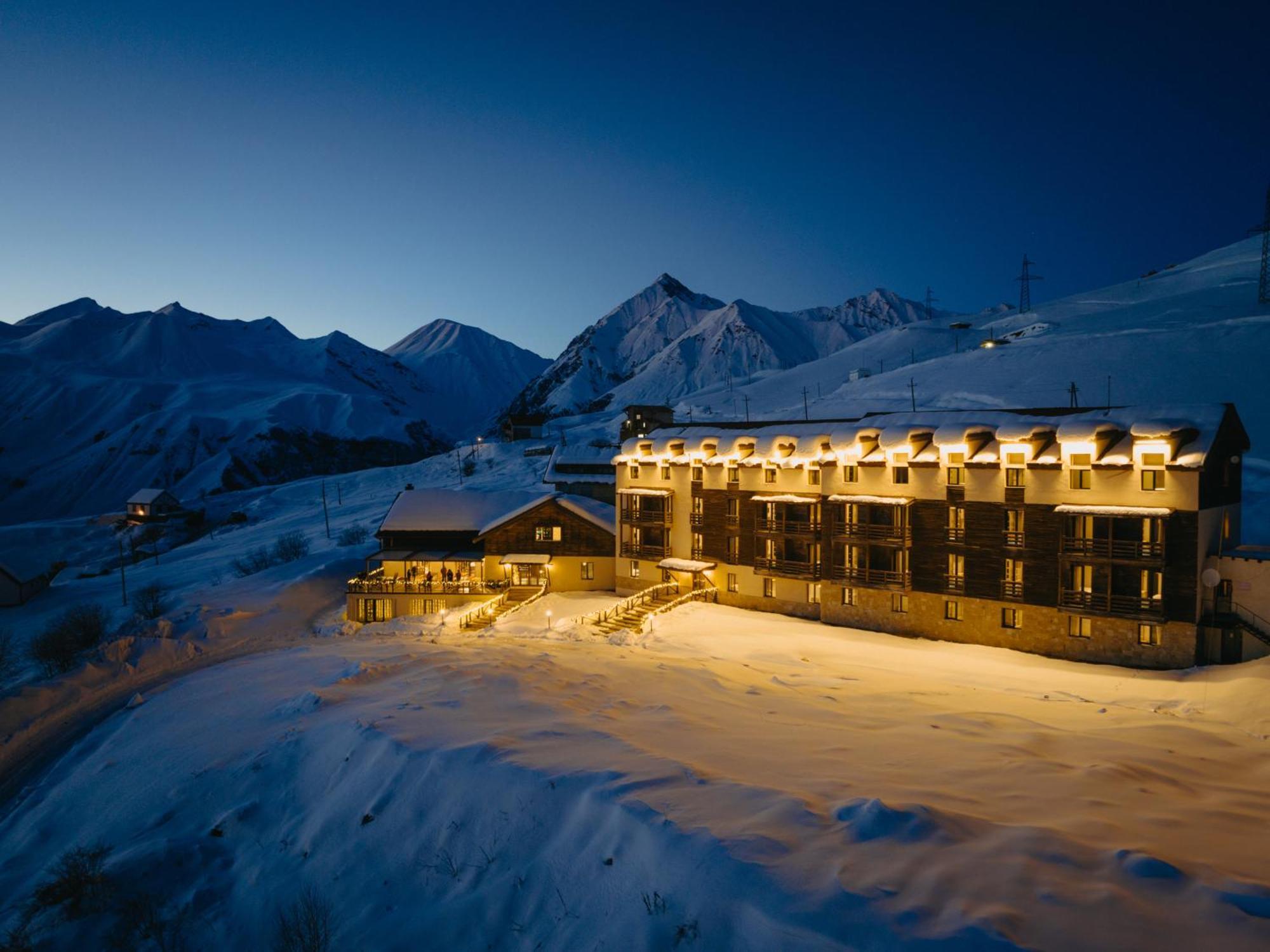 Alpina Hotel Gudauri Eksteriør bilde
